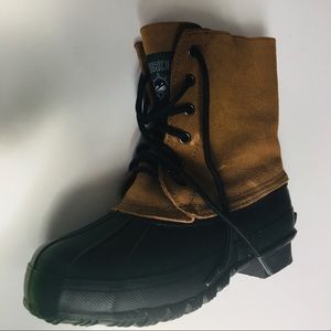 7 YUKON STEEL SHANK LEATHER rubber rugged boots